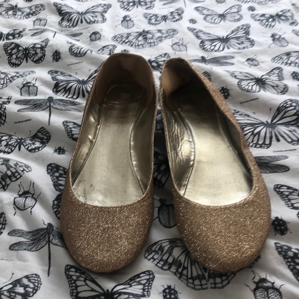 Gold, glittery flats - Picture 2 of 4
